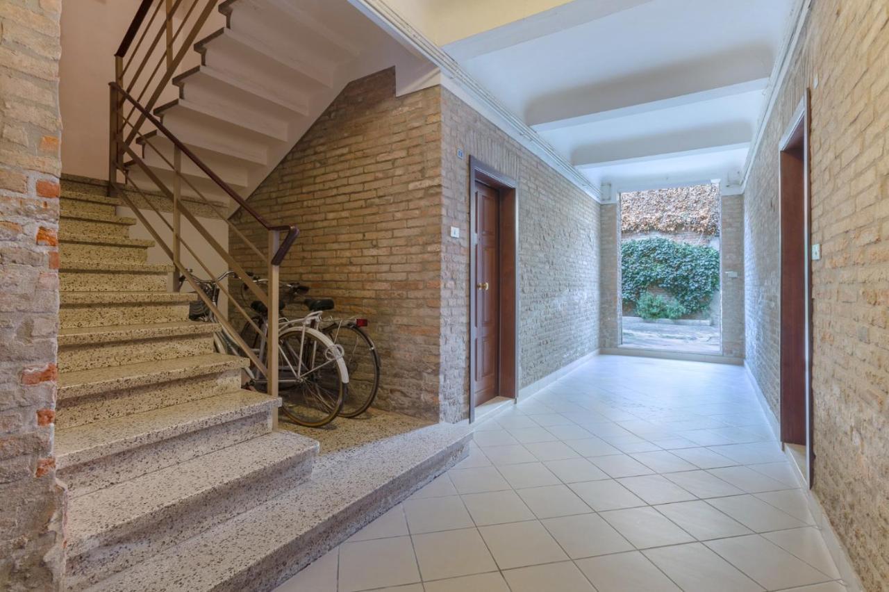Central Ferrara Apartment Exterior photo
